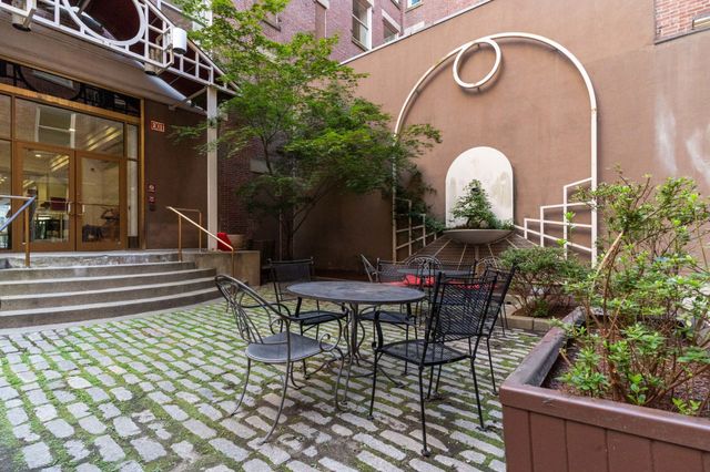 70 Lincoln St L219, Boston, MA 02111