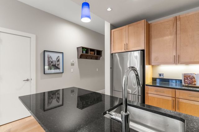 70 Lincoln St L219, Boston, MA 02111