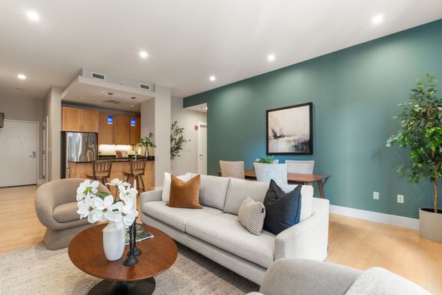 70 Lincoln St L219, Boston, MA 02111