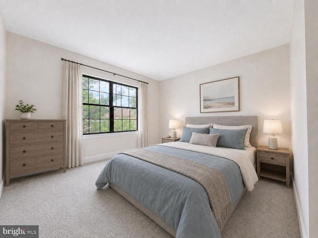 11 WOSNIAK CT, Lawrenceville, NJ 08648