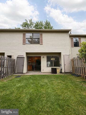11 WOSNIAK CT, Lawrenceville, NJ 08648