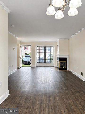 11 WOSNIAK CT, Lawrenceville, NJ 08648