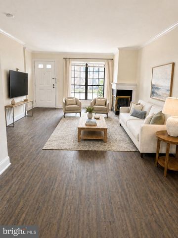 11 WOSNIAK CT, Lawrenceville, NJ 08648