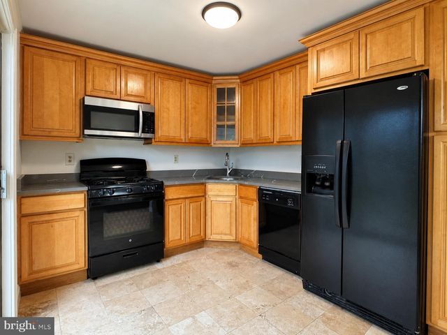 11 WOSNIAK CT, Lawrenceville, NJ 08648