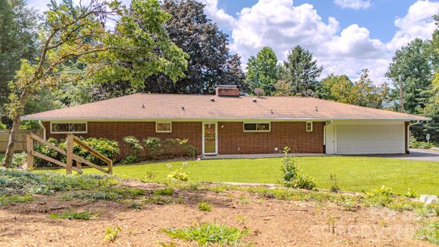105 Alexander Avenue, Swannanoa, NC 28778