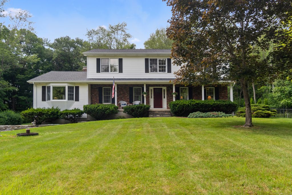 4 Bayberry Lane, New Fairfield, CT 06812
