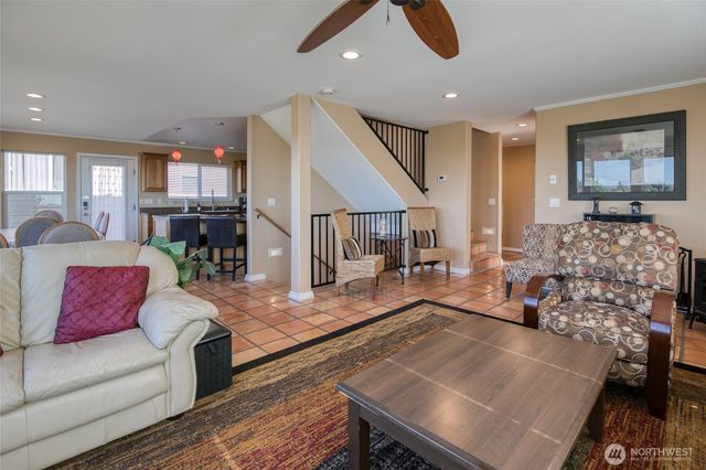 27 Ocean Lane, Copalis Beach, WA 98535