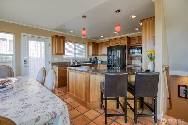 27 Ocean Lane, Copalis Beach, WA 98535