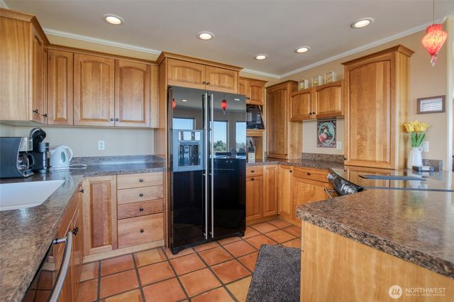 27 Ocean Lane, Copalis Beach, WA 98535