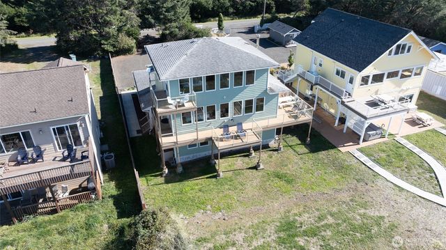 27 Ocean Lane, Copalis Beach, WA 98535