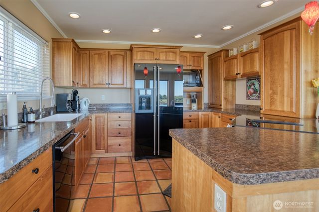 27 Ocean Lane, Copalis Beach, WA 98535