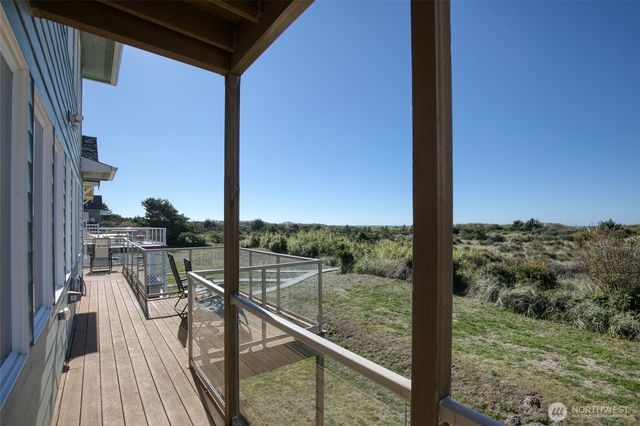 27 Ocean Lane, Copalis Beach, WA 98535