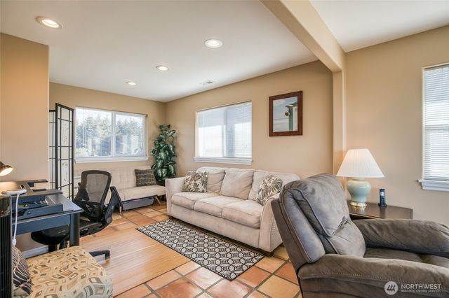 27 Ocean Lane, Copalis Beach, WA 98535