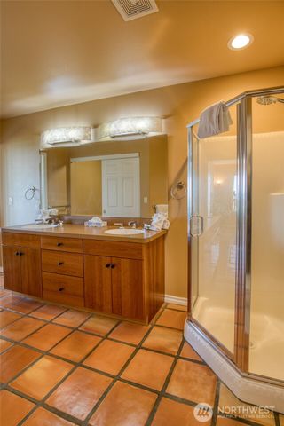 27 Ocean Lane, Copalis Beach, WA 98535