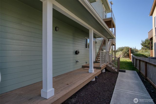 27 Ocean Lane, Copalis Beach, WA 98535