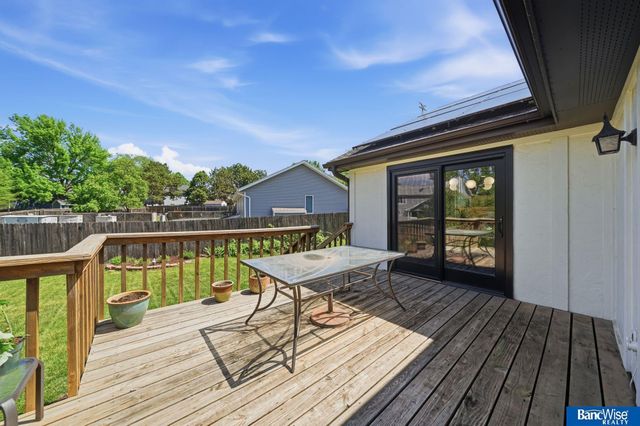 7232 Twin Oaks Road, Lincoln, NE 68516