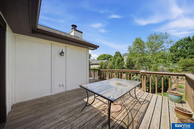 7232 Twin Oaks Road, Lincoln, NE 68516