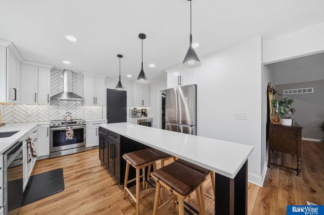 7232 Twin Oaks Road, Lincoln, NE 68516