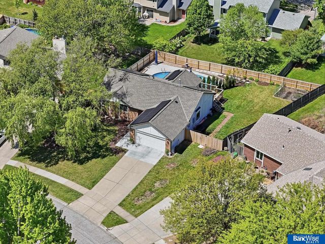 7232 Twin Oaks Road, Lincoln, NE 68516