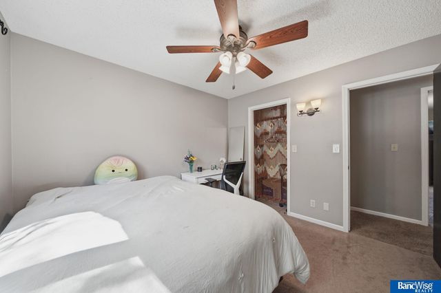 7232 Twin Oaks Road, Lincoln, NE 68516