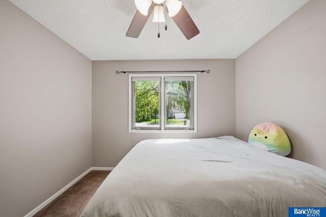 7232 Twin Oaks Road, Lincoln, NE 68516