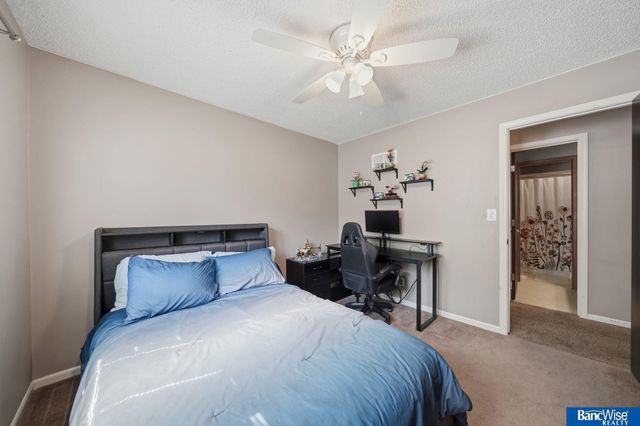 7232 Twin Oaks Road, Lincoln, NE 68516