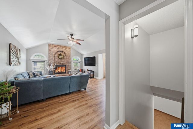 7232 Twin Oaks Road, Lincoln, NE 68516
