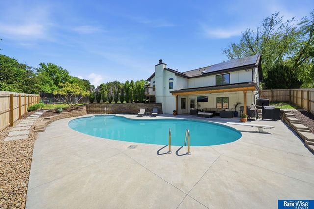 7232 Twin Oaks Road, Lincoln, NE 68516