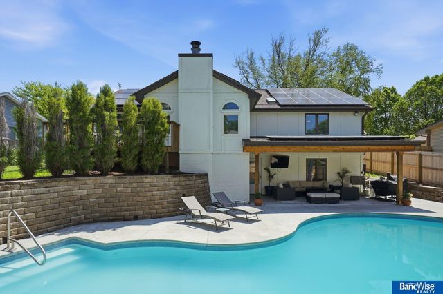 7232 Twin Oaks Road, Lincoln, NE 68516