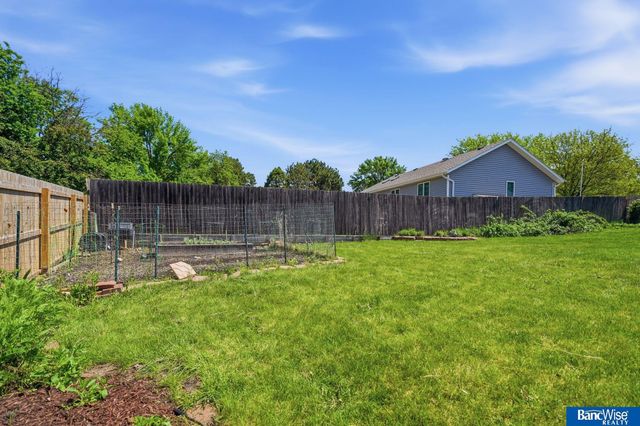 7232 Twin Oaks Road, Lincoln, NE 68516