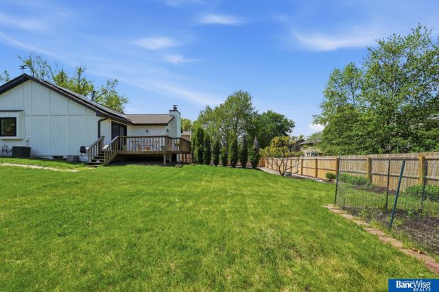 7232 Twin Oaks Road, Lincoln, NE 68516