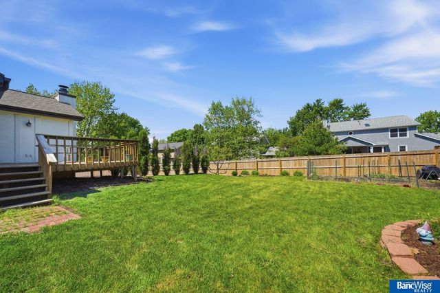 7232 Twin Oaks Road, Lincoln, NE 68516