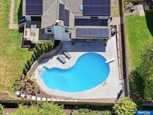 7232 Twin Oaks Road, Lincoln, NE 68516