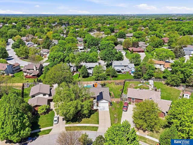 7232 Twin Oaks Road, Lincoln, NE 68516