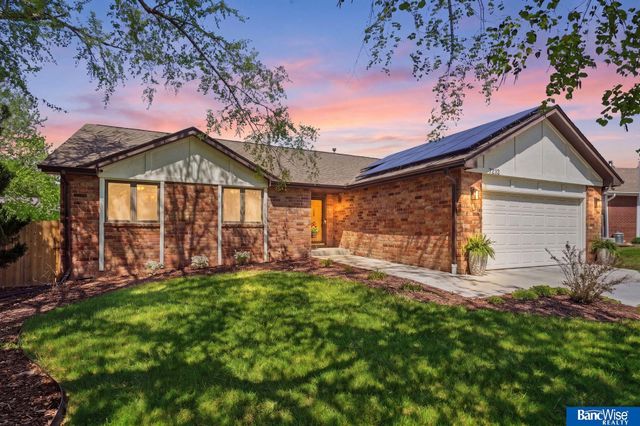 7232 Twin Oaks Road, Lincoln, NE 68516
