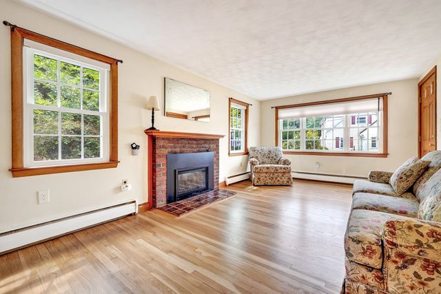 14 Centre Lane, Boston, MA 02132