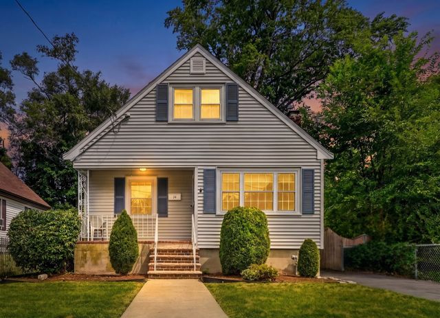14 Centre Lane, Boston, MA 02132