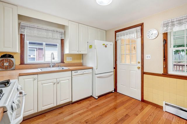 14 Centre Lane, Boston, MA 02132
