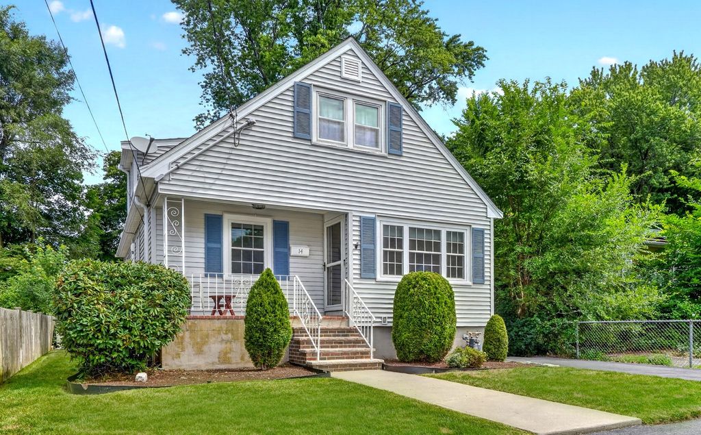 14 Centre Lane, Boston, MA 02132