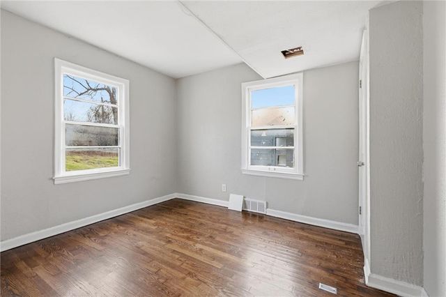 4115 E Linwood Boulevard, Kansas City, MO 64128