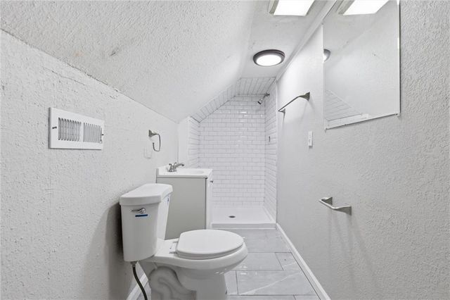 4115 E Linwood Boulevard, Kansas City, MO 64128