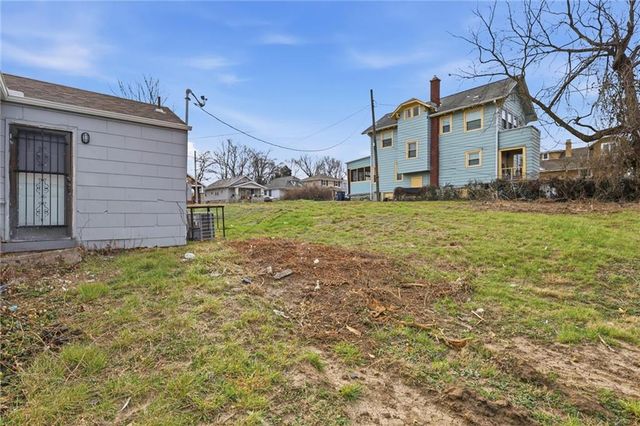 4115 E Linwood Boulevard, Kansas City, MO 64128