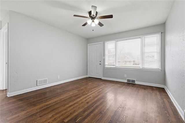 4115 E Linwood Boulevard, Kansas City, MO 64128