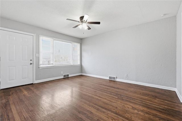 4115 E Linwood Boulevard, Kansas City, MO 64128