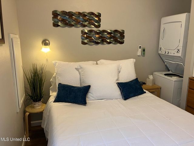 305 S Cleveland Avenue, Long Beach, MS 39560