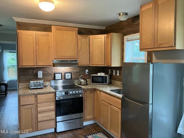 305 S Cleveland Avenue, Long Beach, MS 39560