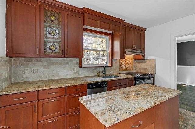 36 Davis AVE, Newport News, VA 23601