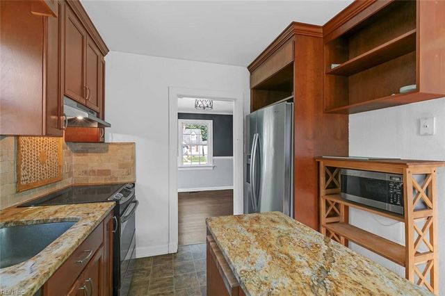 36 Davis AVE, Newport News, VA 23601