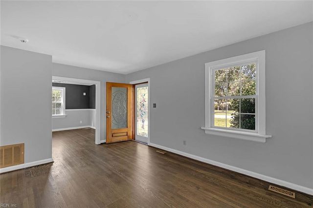 36 Davis AVE, Newport News, VA 23601