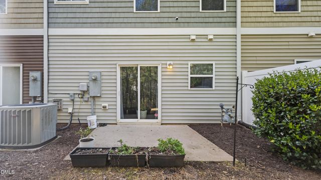 123 Cobalt Creek Way, Holly Springs, NC 27540